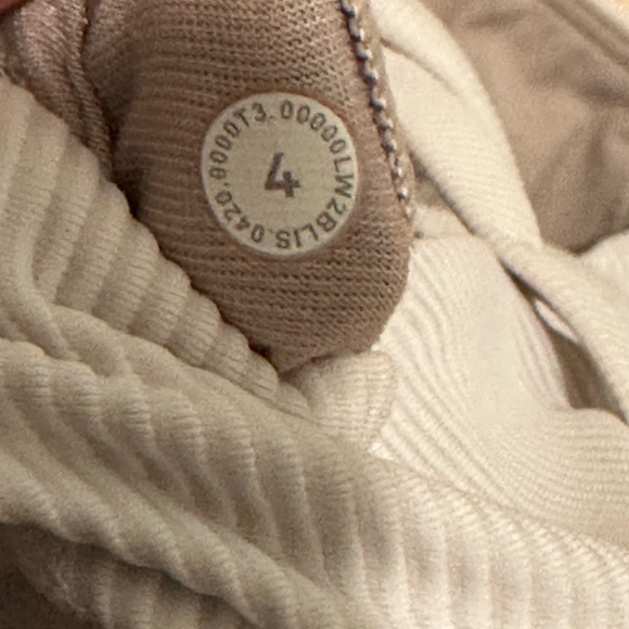 Ribbed Pale Pink Sports Bra - Picture 4 of 4